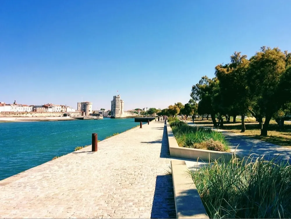 Imprégnez vous de La Rochelle avec votre location de vélo image